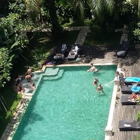 Гостиница Umalas Apartment  Kuta